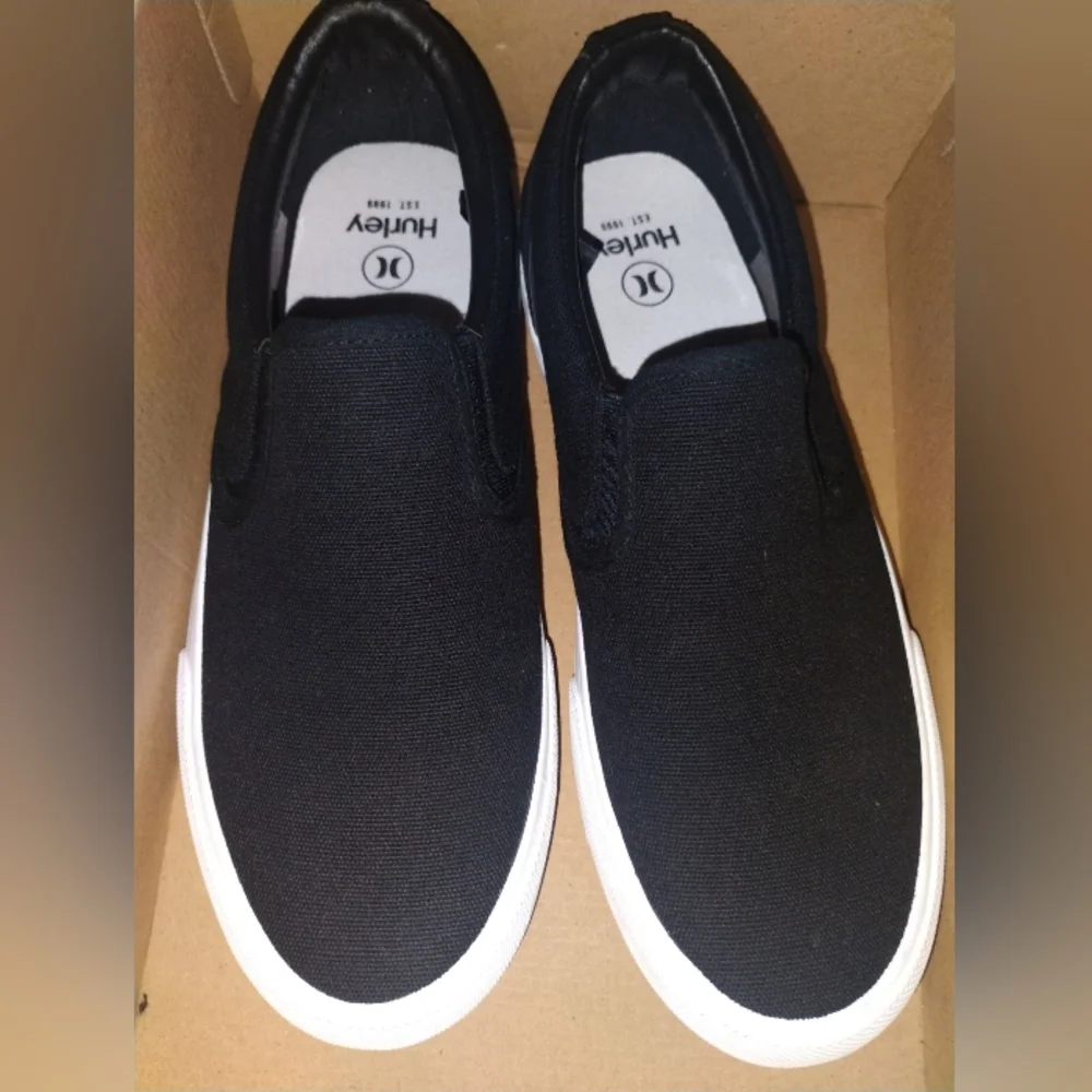 Hurley Men's Size 8 Women's Size 10 Black Slip-On Shoes NEW Without Box
